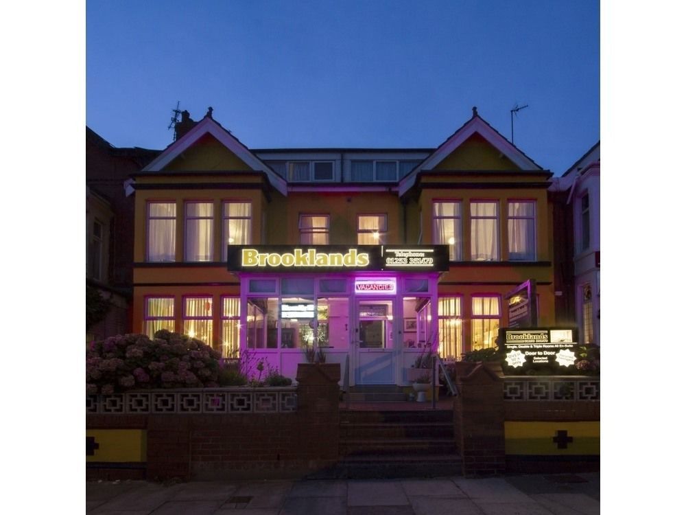 Brooklands Over 50'S Only Blackpool Bagian luar foto